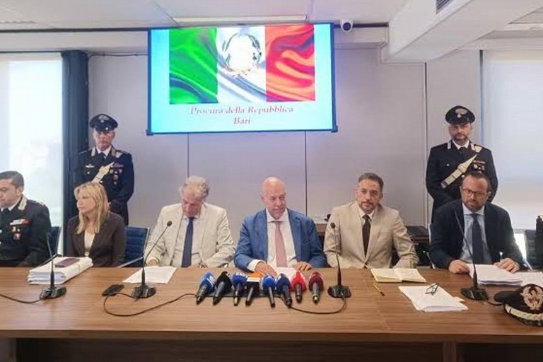 La conferenza stampa a Bari