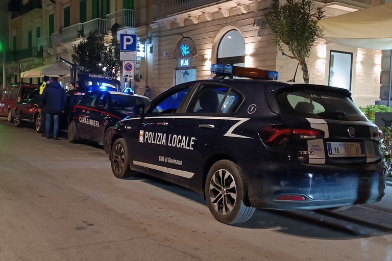 L'intervento di Polizia Locale e Carabinieri