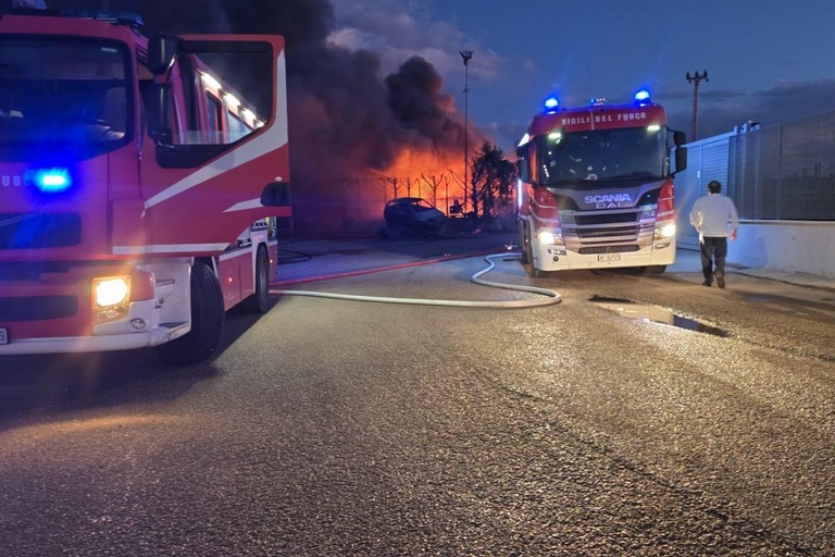 Incendio Terlizzi. <span>Foto Paolo Alberto Malerba</span>