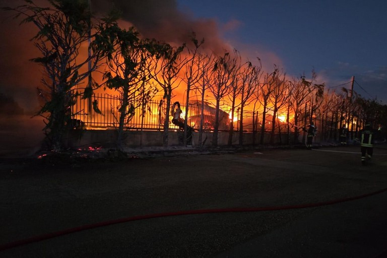 Incendio Terlizzi. <span>Foto Paolo Alberto Malerba</span>
