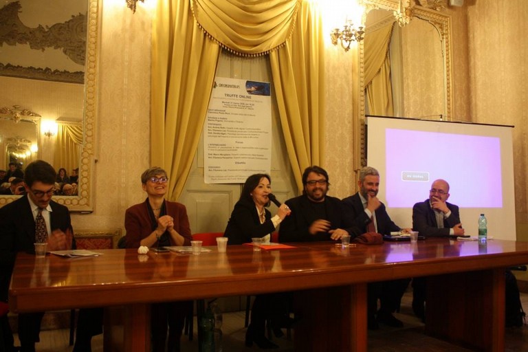 Evento su truffe on line. <span>Foto Confconsumatori</span>