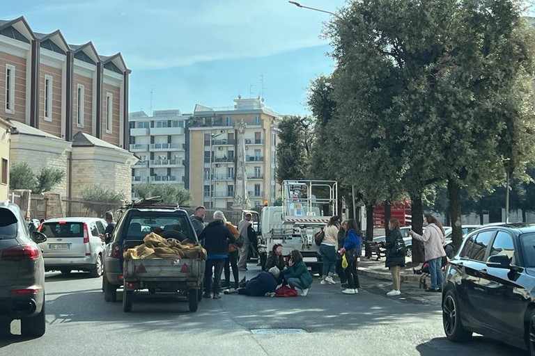 L'incidente stradale avvenuto in piazza monsignor Marena