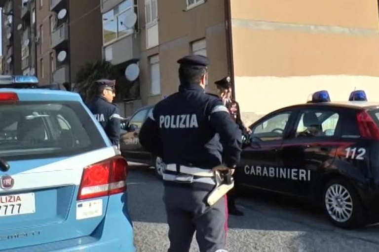 Le ricerche dei Carabinieri e della Polizia