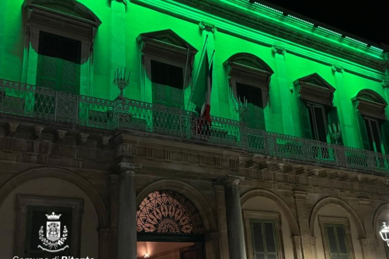 Palazzo Gentile illuminato di verde