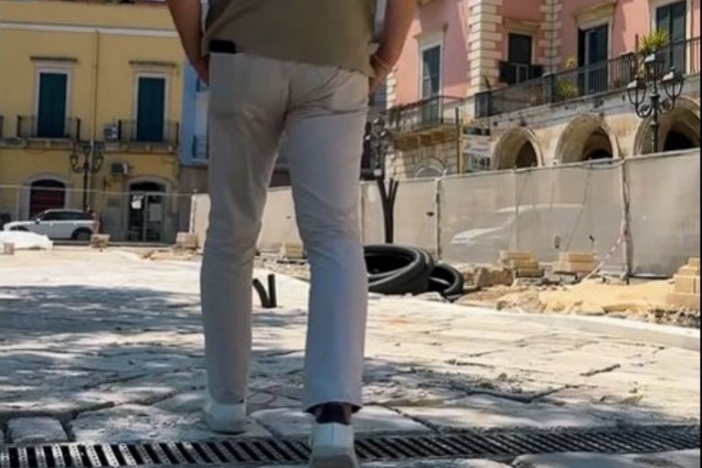 Piazza Moro - sindaco
