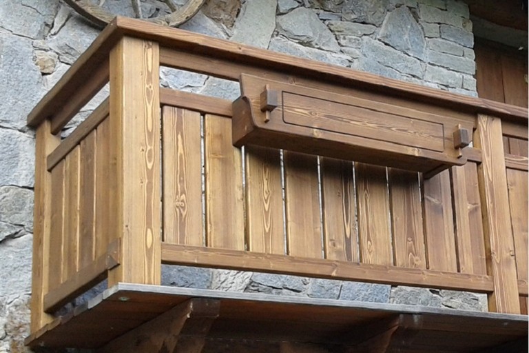 Poggiolo in legno