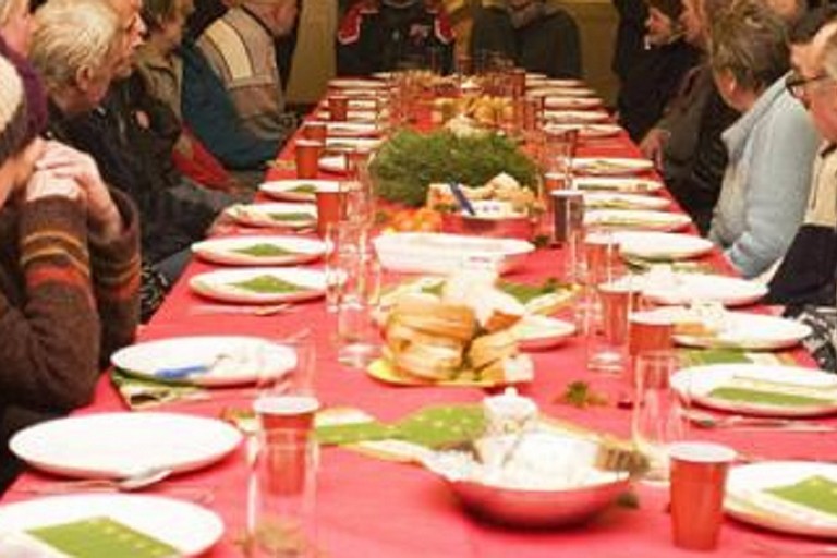 Pranzo solidale. <span>Foto vivicentro.it</span>