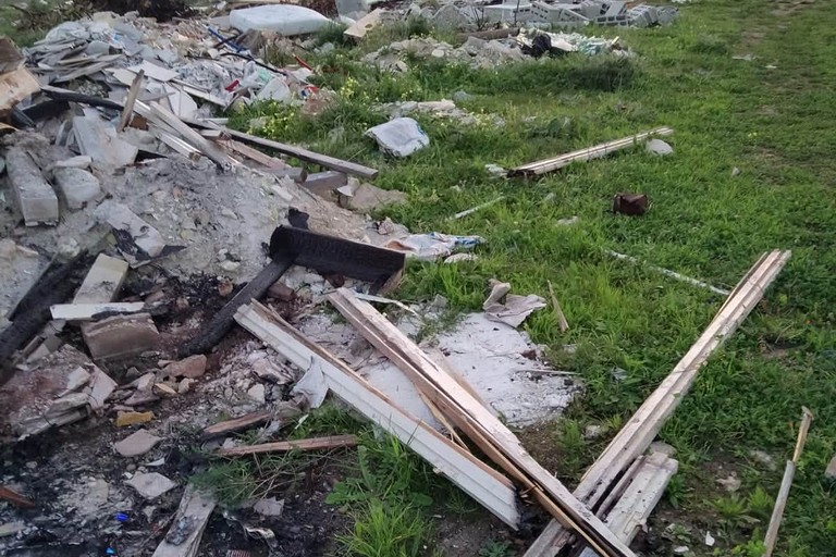 Rifiuti abbandonati in contrada San Benedetto