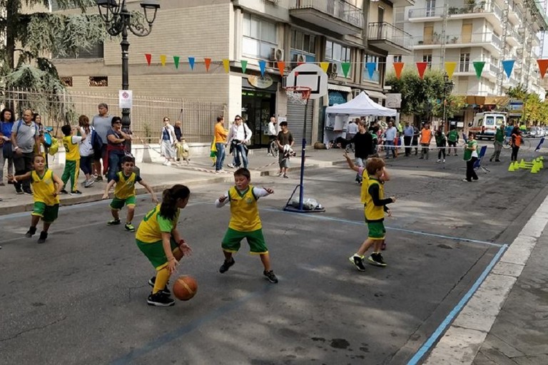 Sporting Club minibasket in piazza
