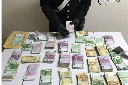 Un sequestro di denaro dei carabinieri