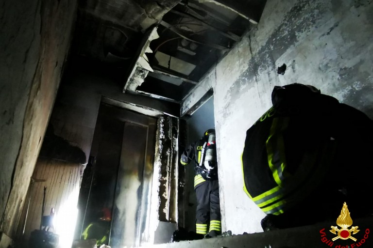 Incendio appartamento in via Benedetto